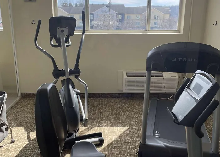 Wingate By Wyndham Pittsburgh New Stanton