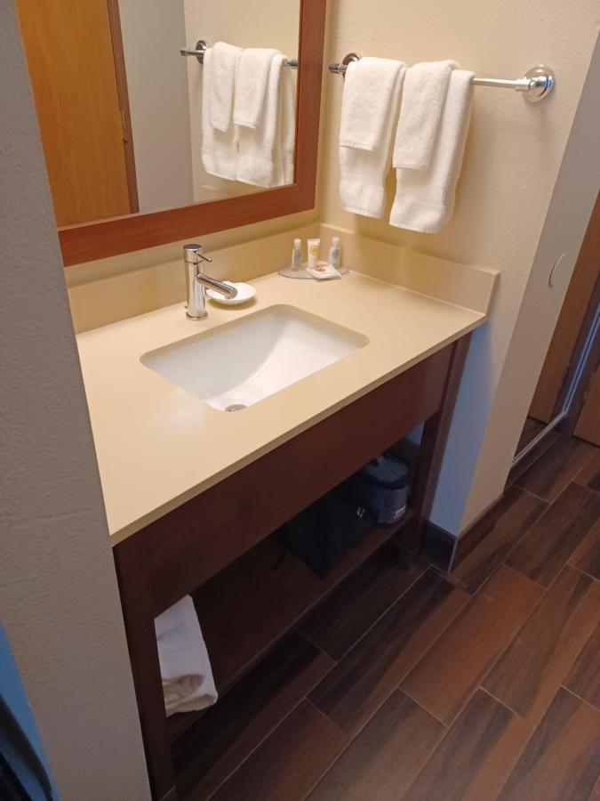 Hotel Wingate By Wyndham Pittsburgh New Stanton