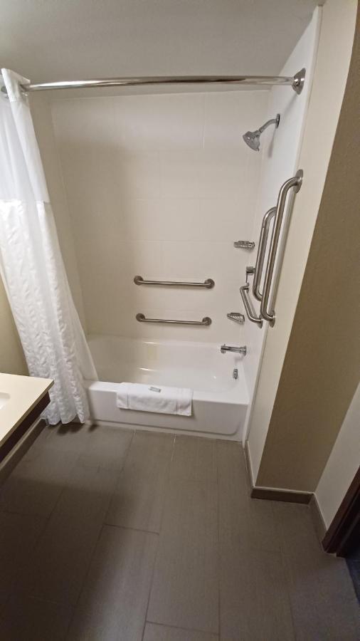 Wingate By Wyndham Pittsburgh New Stanton